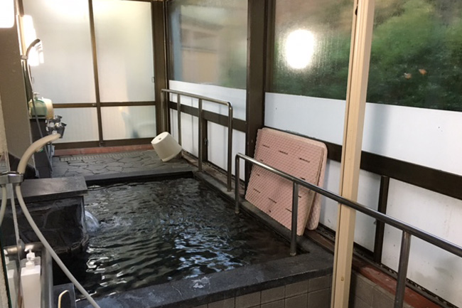 写真：施設お風呂には手すりが完備
