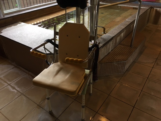 写真：入力用の自動椅子